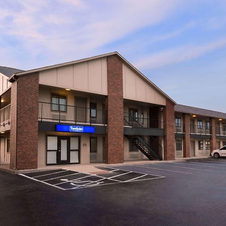 Travelodge By Wyndham Wellington Экстерьер фото