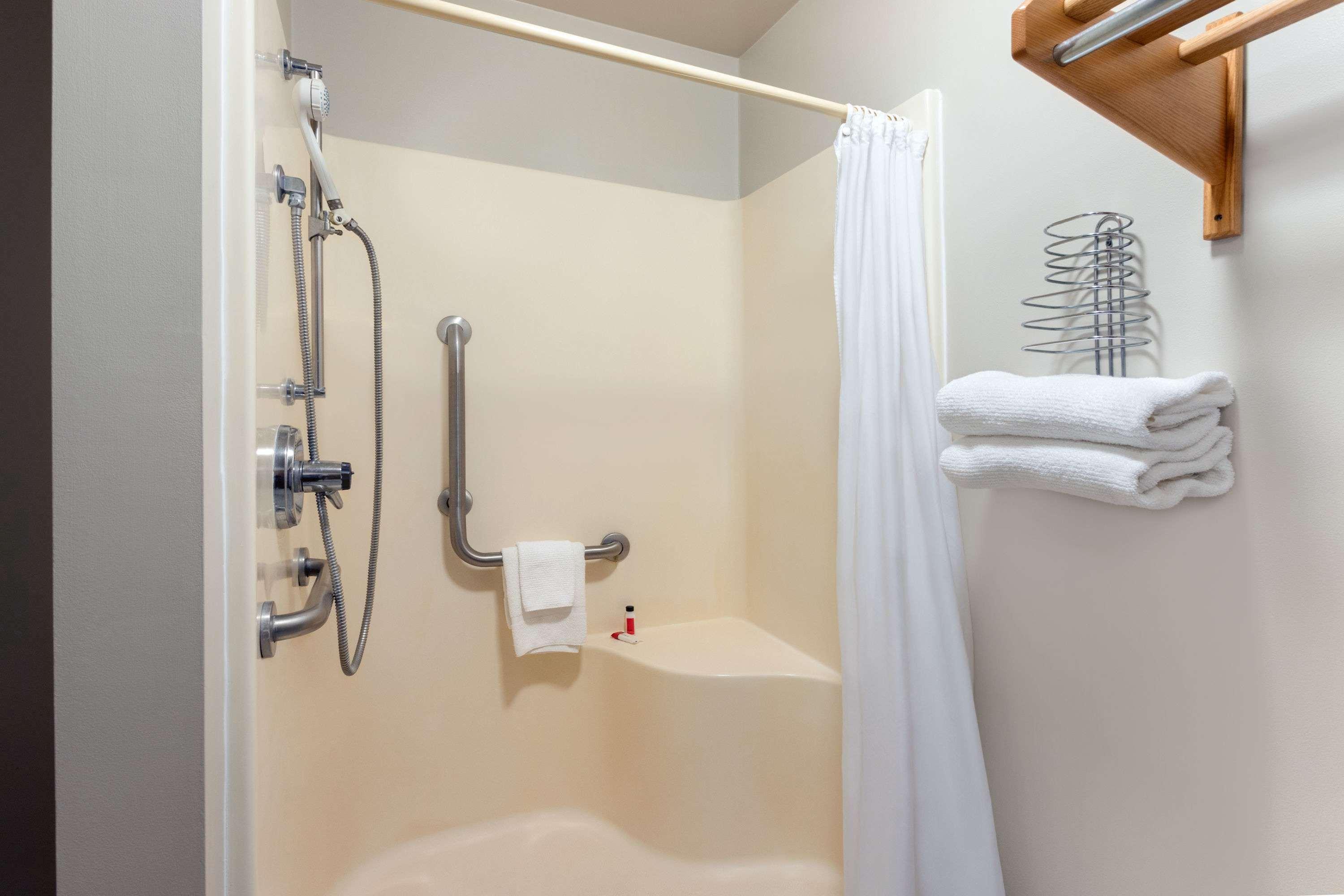 Travelodge By Wyndham Wellington Экстерьер фото